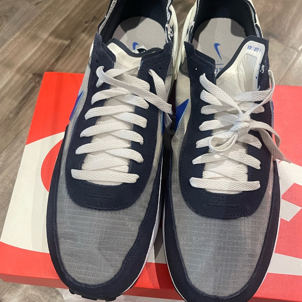 Nike Men's Navy and White Sneakers
